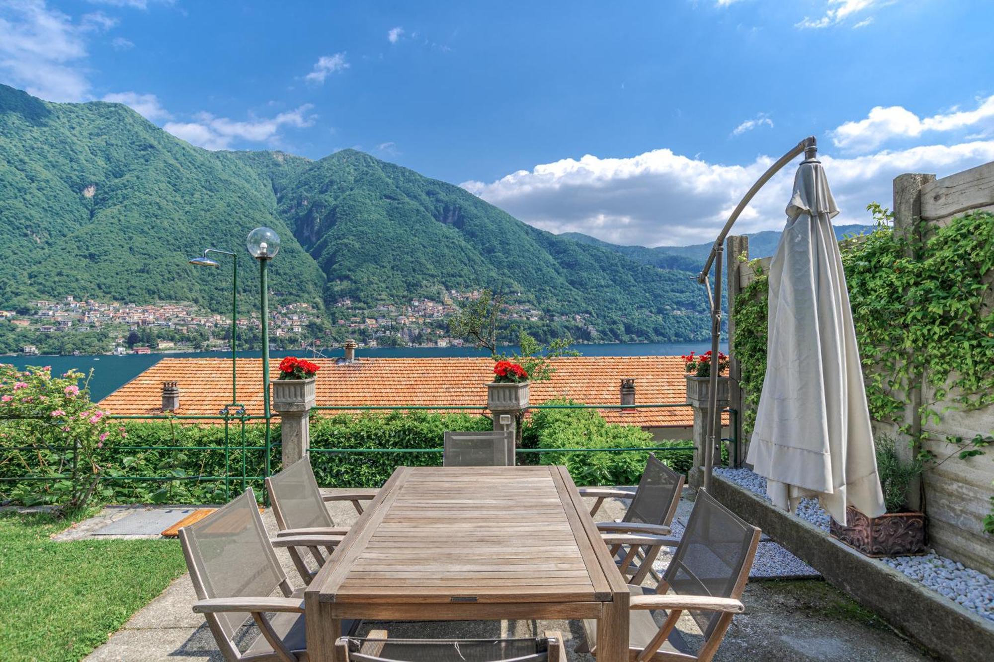 Casa Bambu - Splendida Vista Lago E Posto Auto Laglio Exterior photo