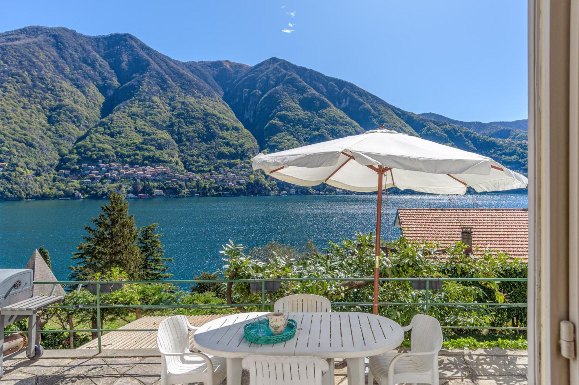 Casa Bambu - Splendida Vista Lago E Posto Auto Laglio Exterior photo