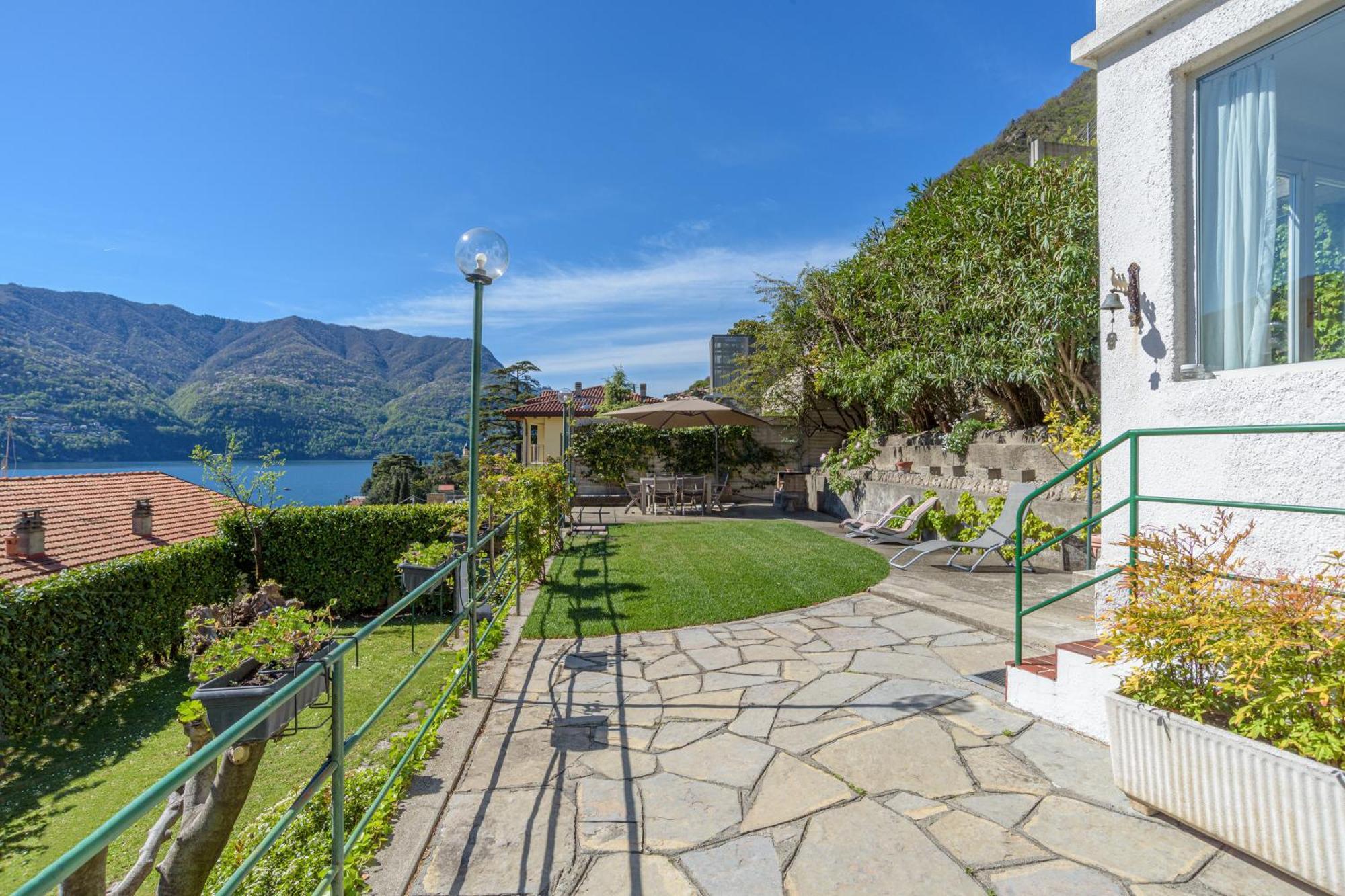 Casa Bambu - Splendida Vista Lago E Posto Auto Laglio Exterior photo